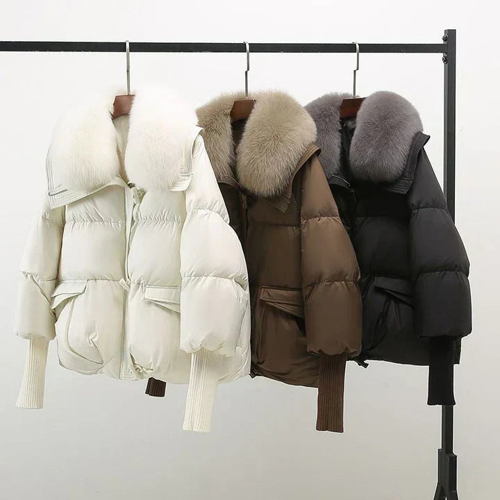 Felicia – Luxuriöse Steppjacke mit Kunstfellkragen