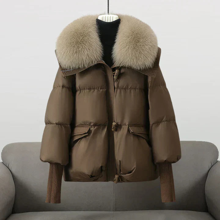 Felicia – Luxuriöse Steppjacke mit Kunstfellkragen